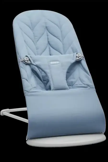 BabyBjörn - Wipstoeltje Bliss - Geweven kroonblad quilt Blauw