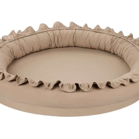 Cotton & Sweet - Junior Nest With Ruffles - Cappuccino