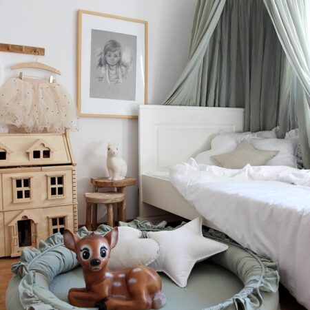 Cotton & Sweet - Junior Nest With Ruffles - Desert green