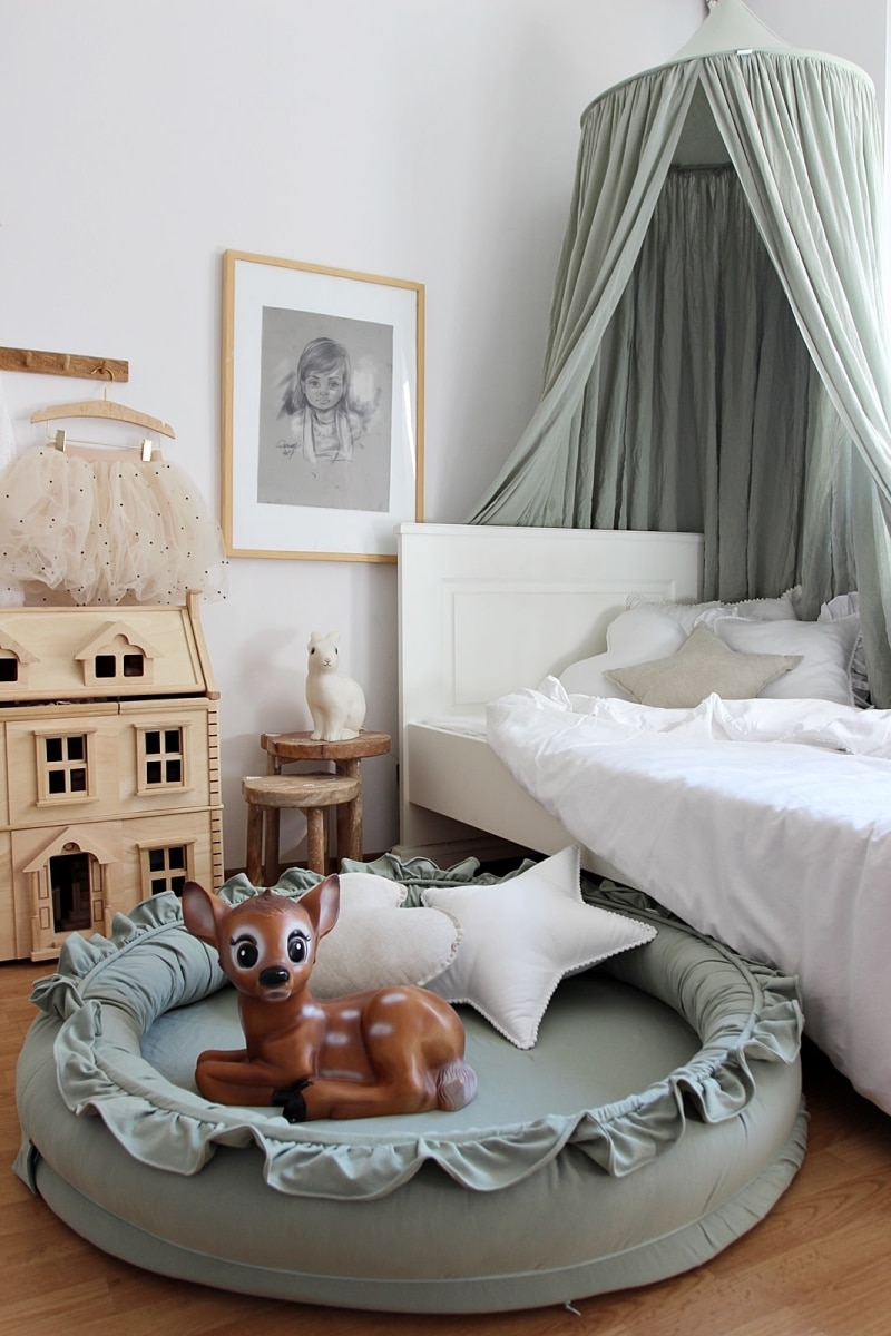 Cotton & Sweet - Junior Nest With Ruffles - Desert green