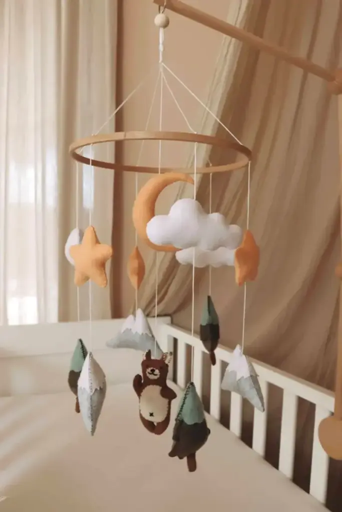 Little Loua - Handmade Brown Bear baby mobile