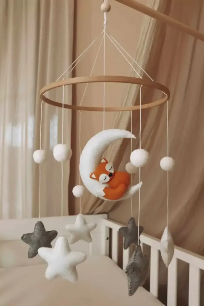 Little Loua - Handmade Sleepy fox baby mobile