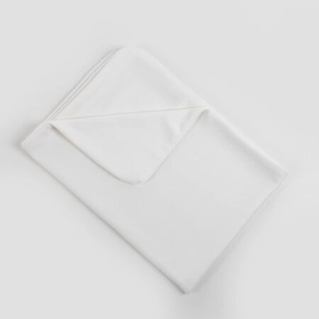 Maison Naline - Wiegdeken voorkant angora ivoor / achterkant angora ivoor / paspel ivoor rondom