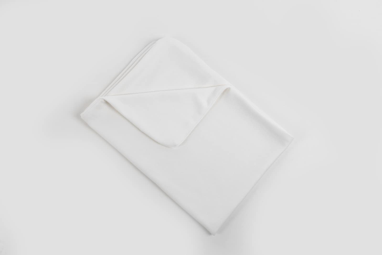 Maison Naline - Wiegdeken voorkant angora ivoor / achterkant angora ivoor / paspel ivoor rondom