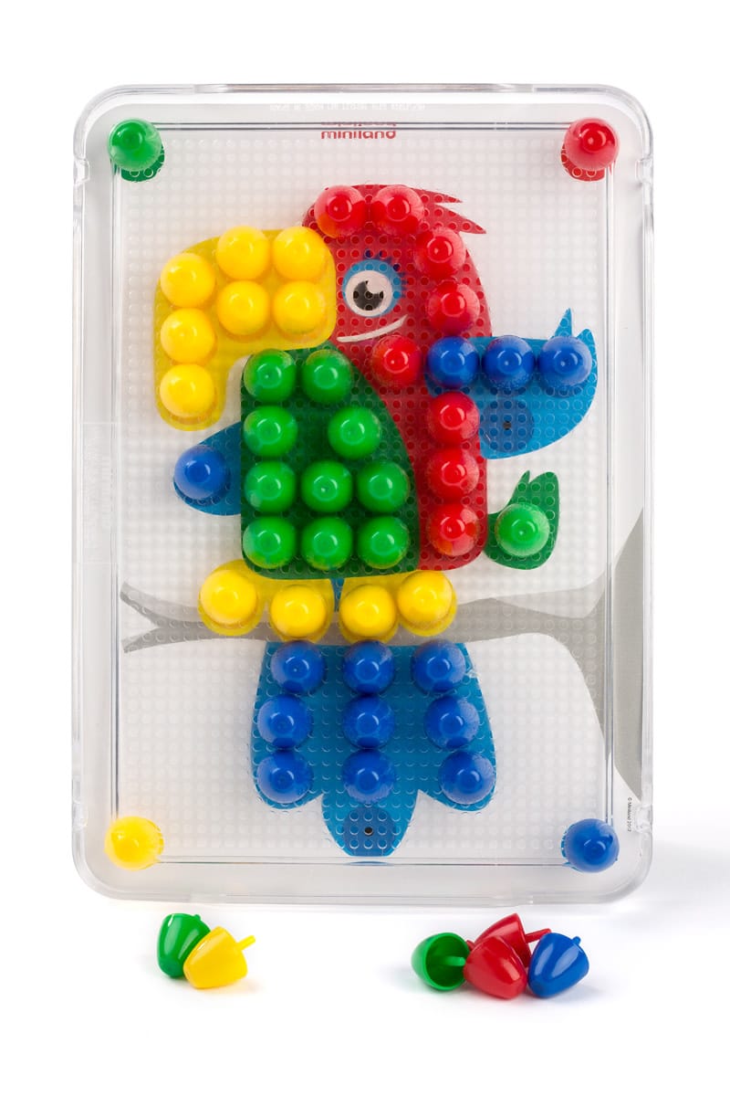 Miniland - MOZAIEK Pegs 20mm, bord + 6 werkkaarten + 100 nagels, in doos met handvat. Made in Spain, 3+