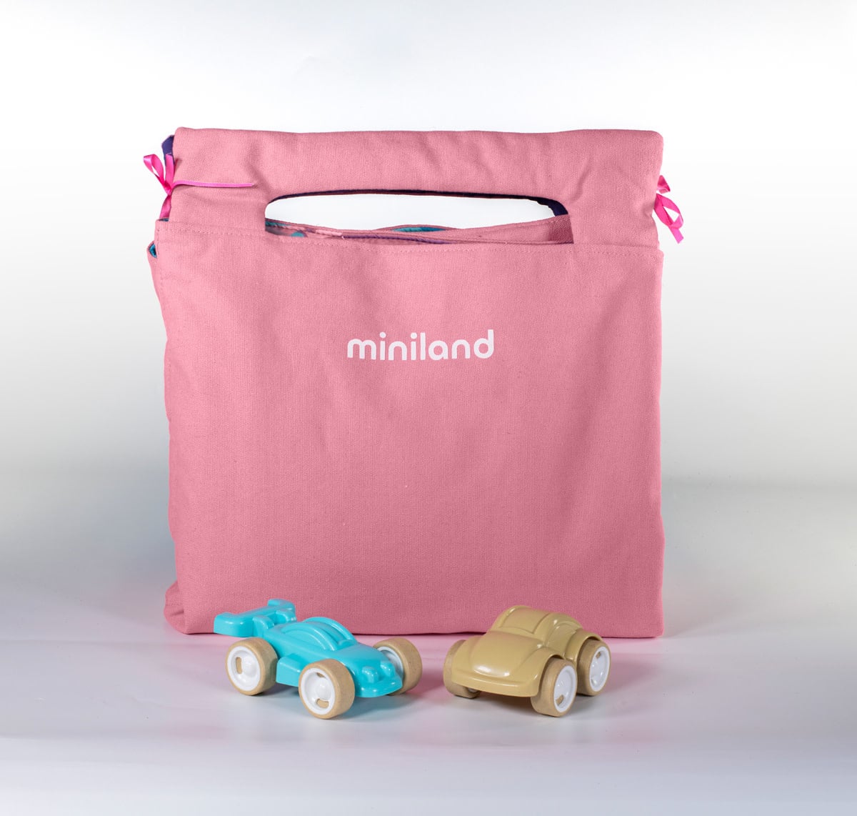 Miniland - SPEELMAT FEE, met 3D elementen en 2 autootjes, opgevouwen als tas met handvat