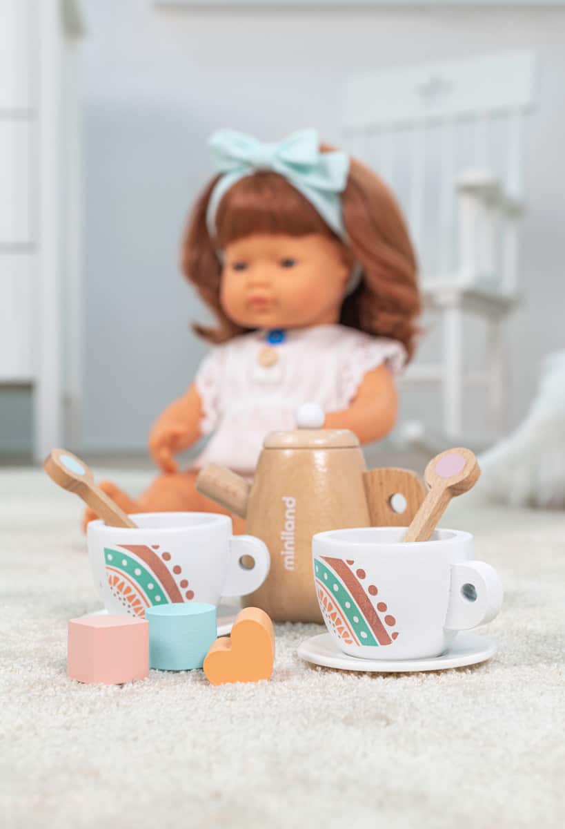 Miniland - THEE SET voor POPPEN, in hout, 18-delig, dienblad 28cm, met draagtasje, 3+