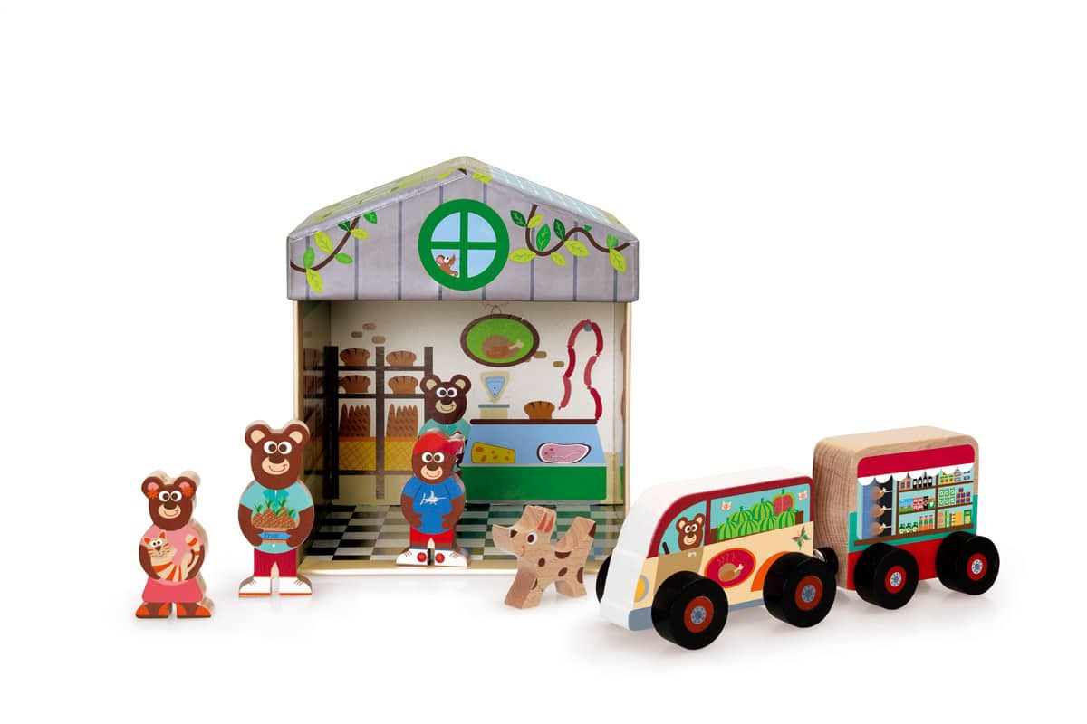 Scratch - Mix+Play: SPEELDOOS WINKEL 2-in-1 15.5x15.5x17cm, bevat een auto met aanhangwagen, een hond en een berenfamilie (3 stuks), in karton en hout, in opbergdoos, 2+