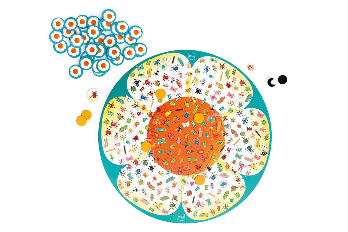 Scratch - Spel: BUGS BUZZ / ZOEKSPEL diam.50cm, met 44 papieren kaartjes en 6 afdekkaartjes, 1 houten dobbelsteen en 1 zandloper (20 sec), in vormendoos 24.6x25.7x6.5cm, 4+