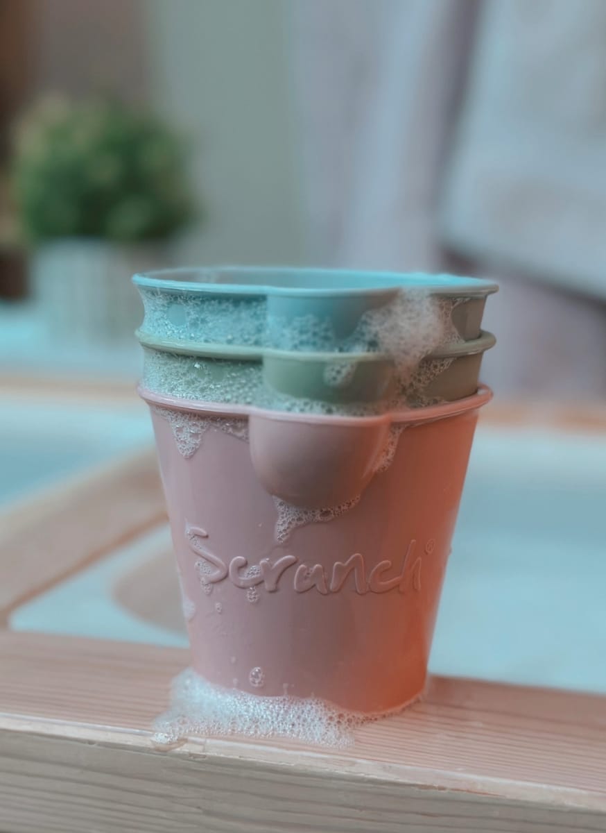 Scrunch - SET van 3 GIETEMMERTJES oud roze, eendeneiblauw, saliegroen 10x9x10cm, opvouwbaar, 100% siliconen, recycleerbaar, 12m+