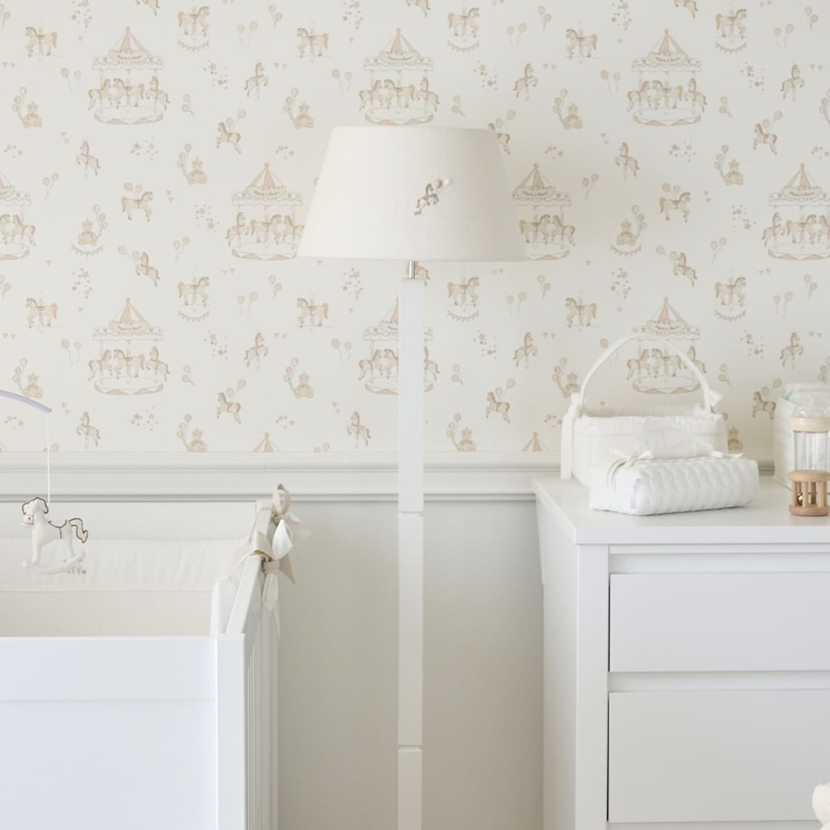 Theophile & Patachou - Grote lampenkap geborduurd Ivoor Carrousel