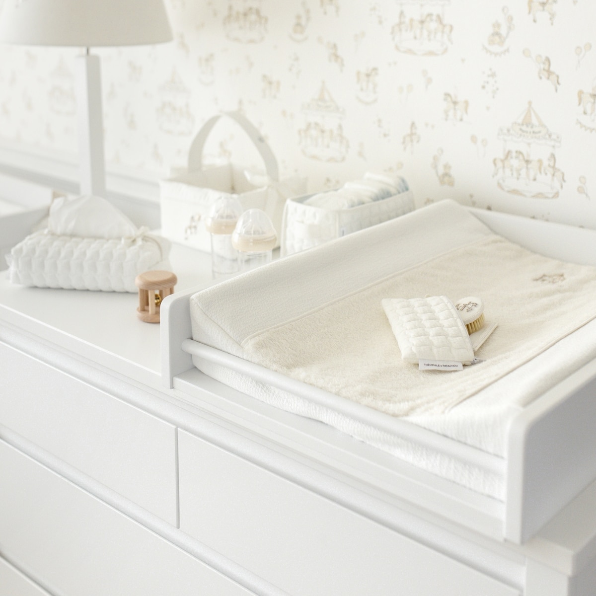 Theophile & Patachou - Hoes verzorgingskussen - Badstof + Gewafeld Ivoor Carrousel