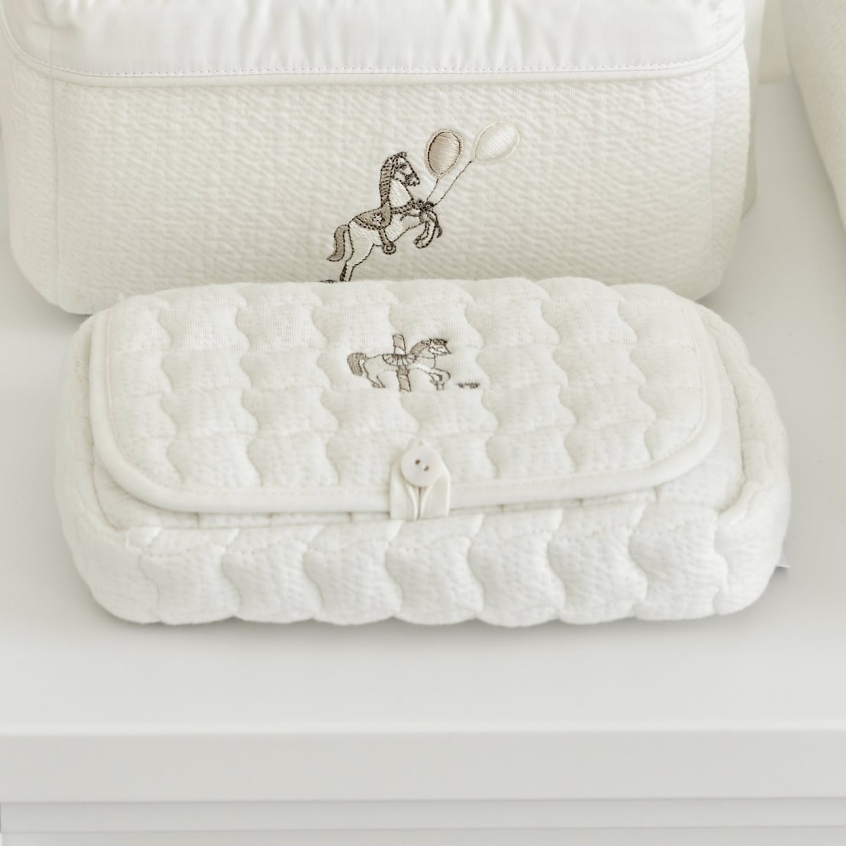 Theophile & Patachou - Reishoes vochtige doekjes - Gewatteerd Ivoor Carrousel