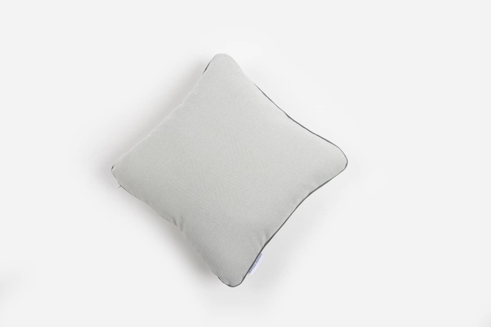 Maison Naline - Kussen 35x35 herringbone groen / paspel tush groen rondom (horizontale lijnen)