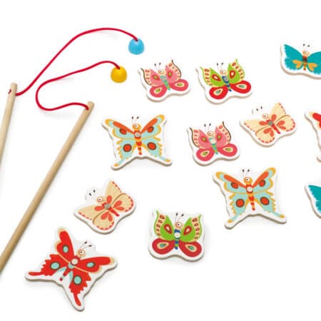 Scratch - Spel: 3-in-1 VLINDERSPEL, 12 vlinders met punten (magnetisch, in hout) en 2 hengels (magnetisch, in hout), domino spel 9.5x5cm (28-delig, in karton) en memo spel (32-delig, in karton), in vlindervormige doos, 18m+