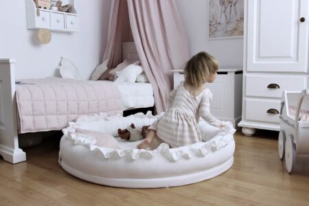 Cotton & Sweet - Junior Nest With Ruffles - White