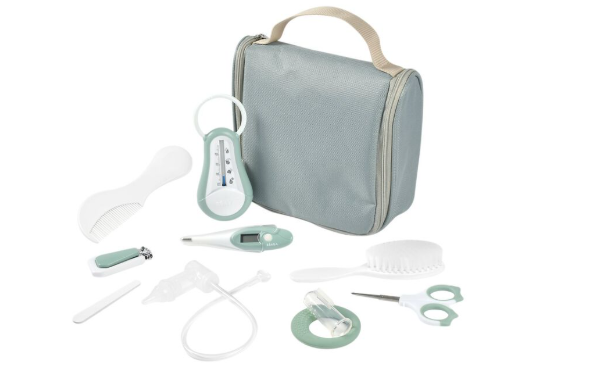 Beaba - Verzorgingsset 10 accessoires groen met toilettas